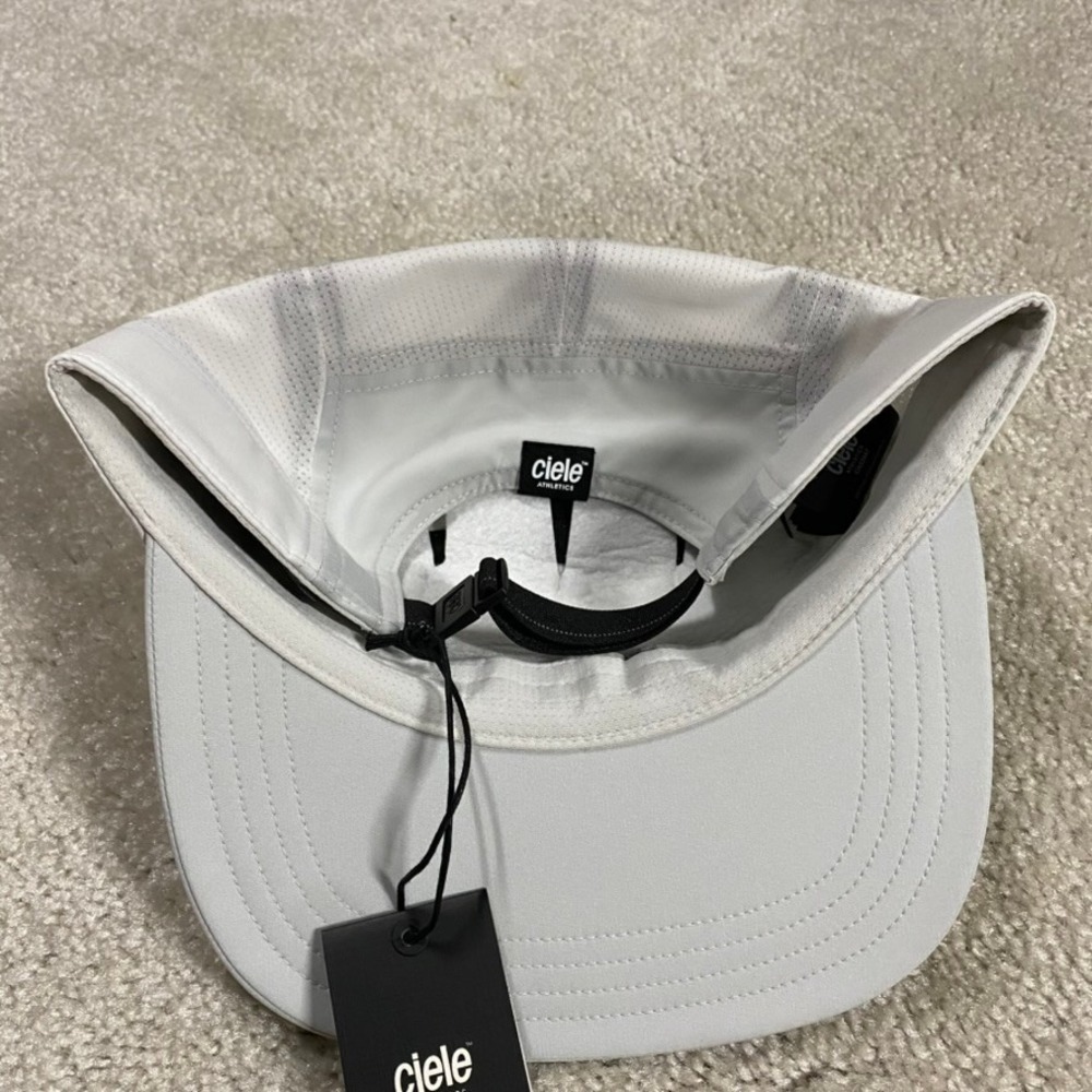 Ciele Athletics GOCap Comp Century Running Hat Light Grey White L/XL NEW - Picture 3 of 5